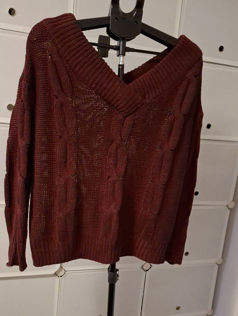 Reitmans Burgundy V-Neck Cable Knit Sweater